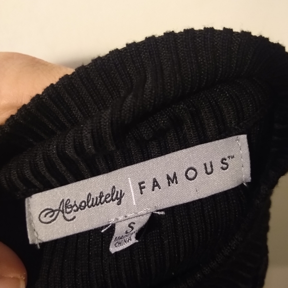 Absolutely FAMOUS black cutout turtleneck lace sleeve top size Small - Picture 5 of 6